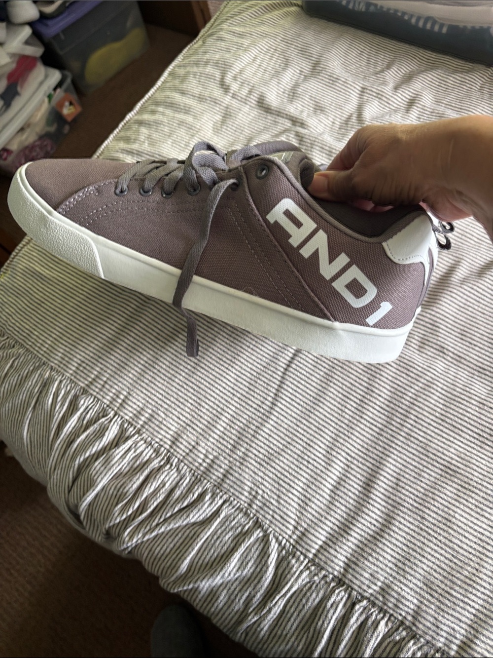 And1 Men's Low-Top Sneakers in Mauve with White Accents